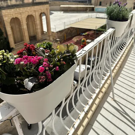 Designer 10min Walk Balluta Apartment Saint Julian's