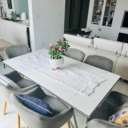 Designer 10min Walk Balluta Apartament