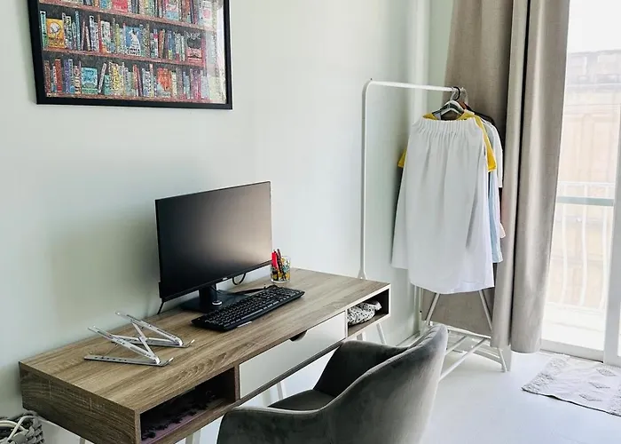 Designer 10min Walk Balluta Apartment Saint Julian's